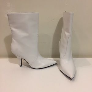 KENDALL + KYLIE white heel booties